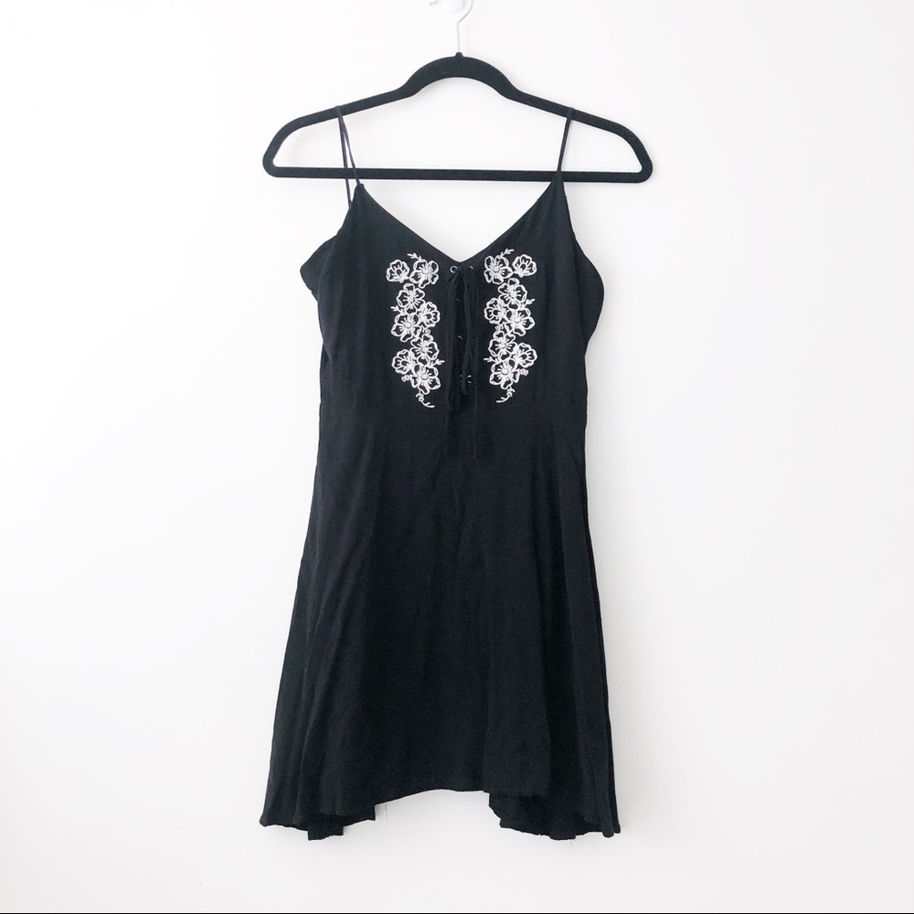 embroidered floral summer dress w lace up corset